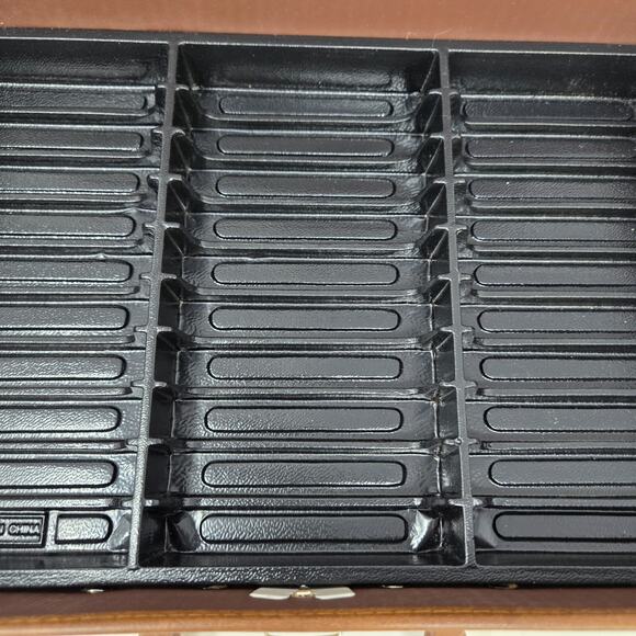Cassette Tape Storage Carrying Case Brown Vinyl Holds 30 Handle 14.5" x 9" - Picture 5 of 15
